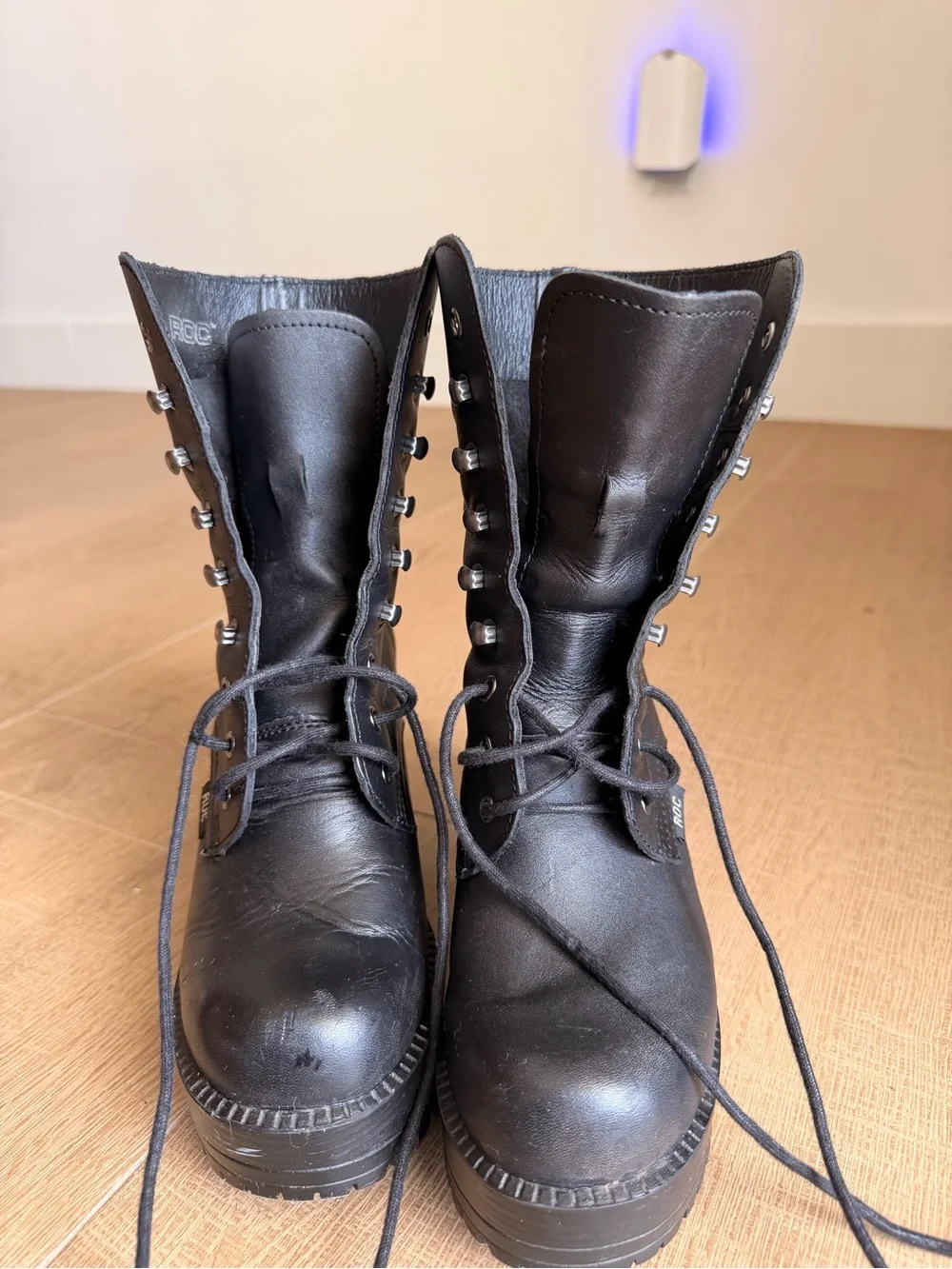ROC Boots Australia sleek black